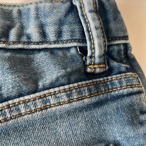 GapKids | Size 16 Regular Girls Mid Rise Jean Shorts - Picture 10 of 15
